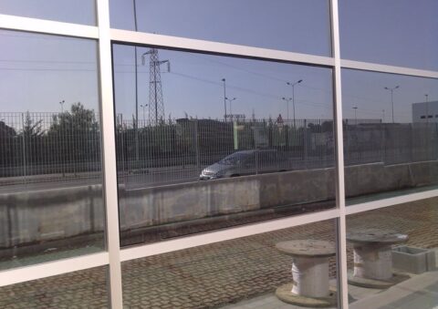 Edificio nella zona industriale di Modugno